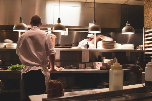 A restaurant kitchen without commercial plumbing issues